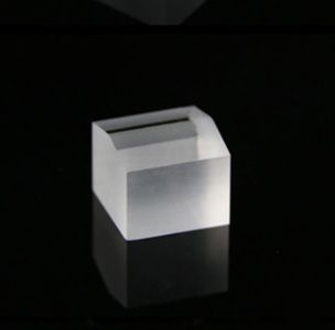 Powell cylindrical lens