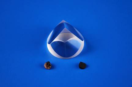 Cube-corner prism
