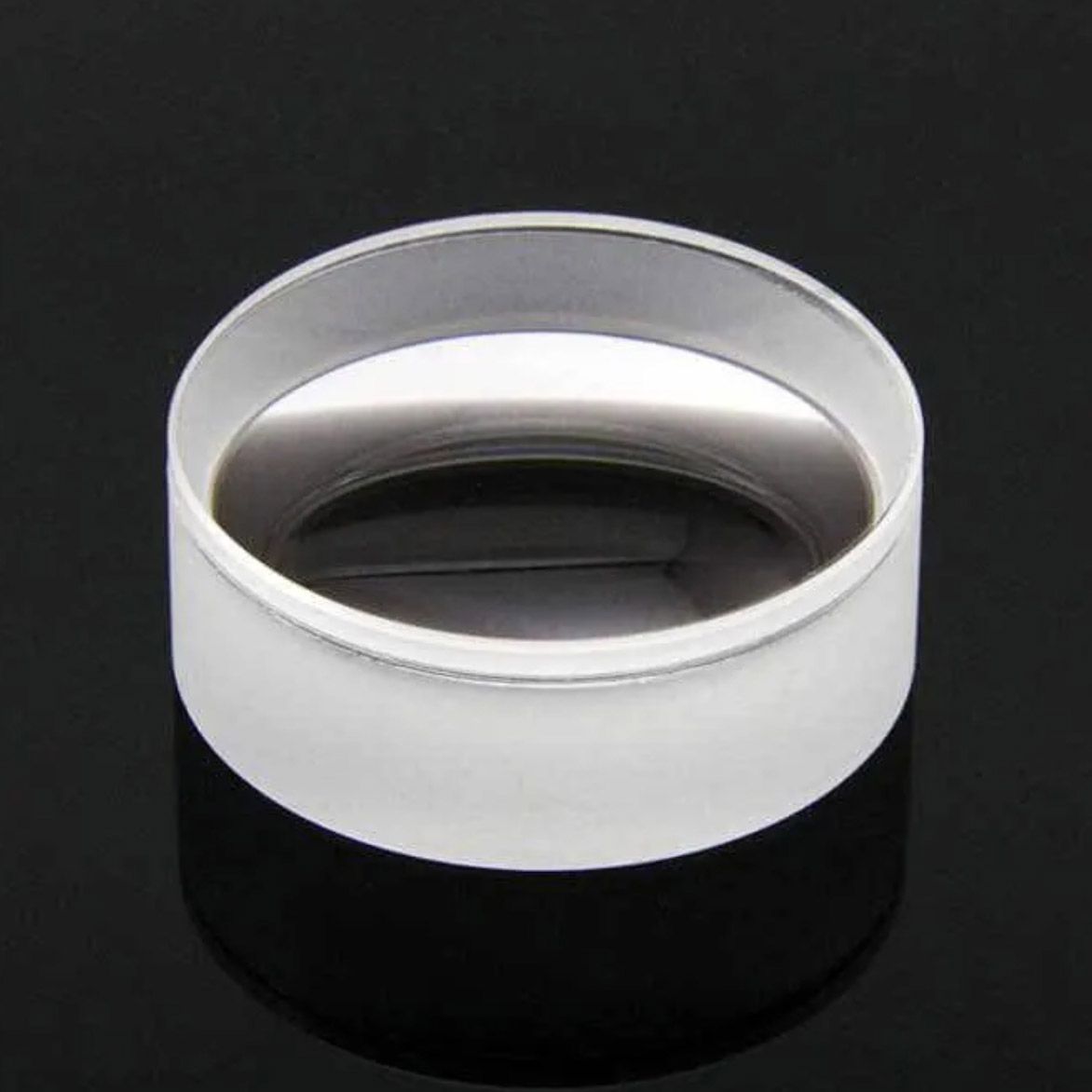 Achromatic spherical lens