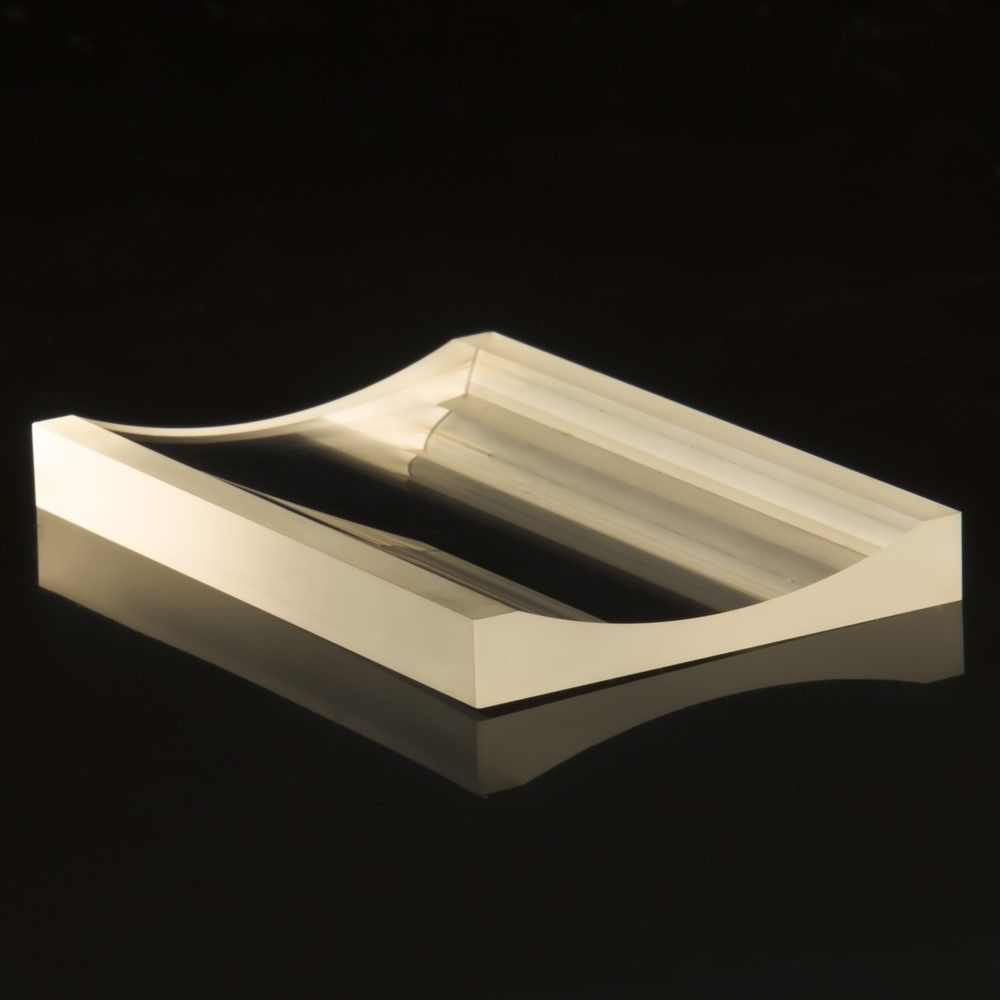 Double concave cylindrical lens